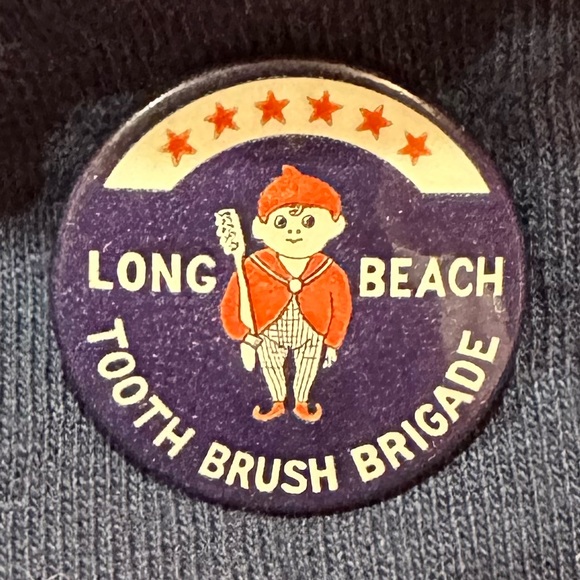 Rare Mid-Century Long Beach Tooth Brush Brigade Buttons - Picture 8 of 9